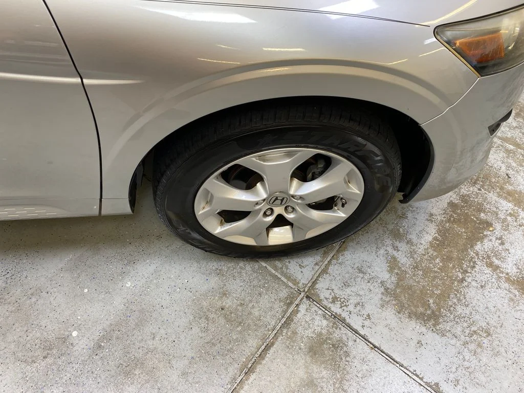 Used 2012 Silver Honda EX-L image 14