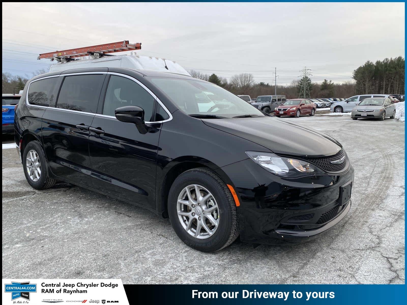 2026 Chrysler Voyager LX