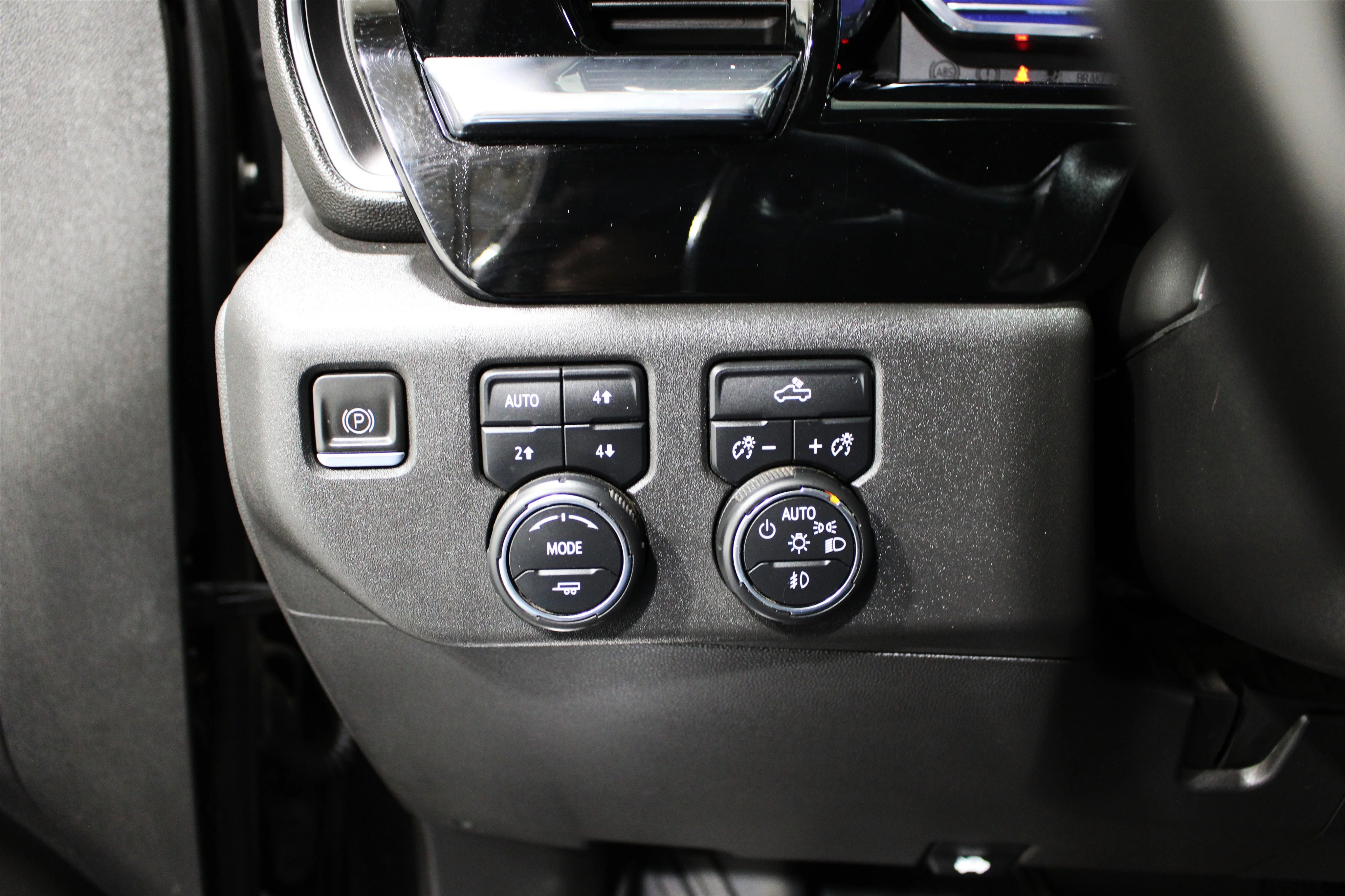 2023 Chevrolet Silverado 1500 LT Trail Boss - Photo 8