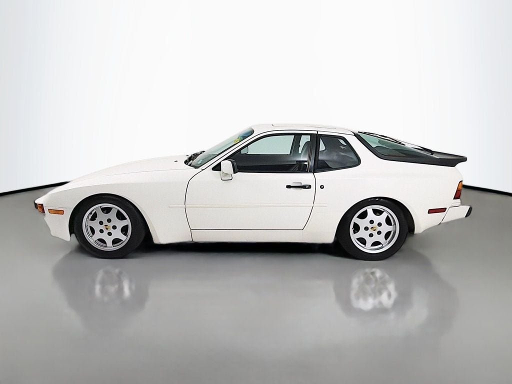 Used 1987 White Porsche  image 2