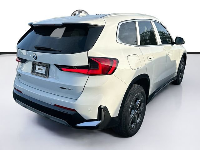 New 2026 White BMW xDrive28i image 6
