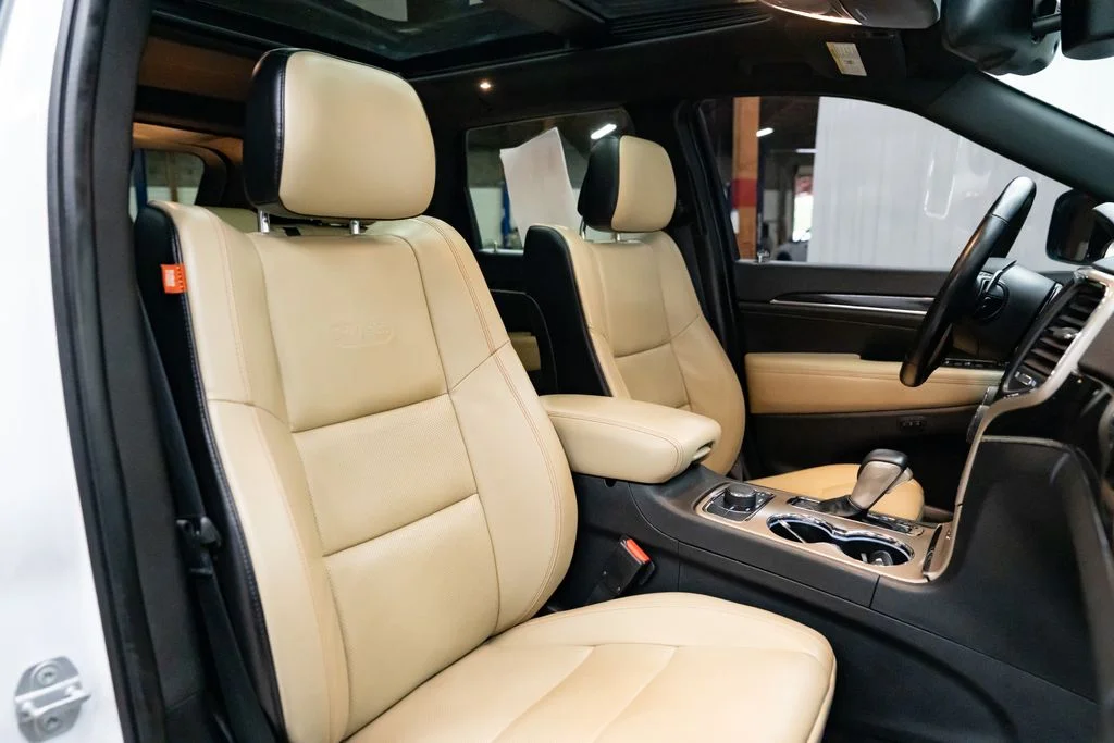 Used 2016 White Jeep Limited image 29