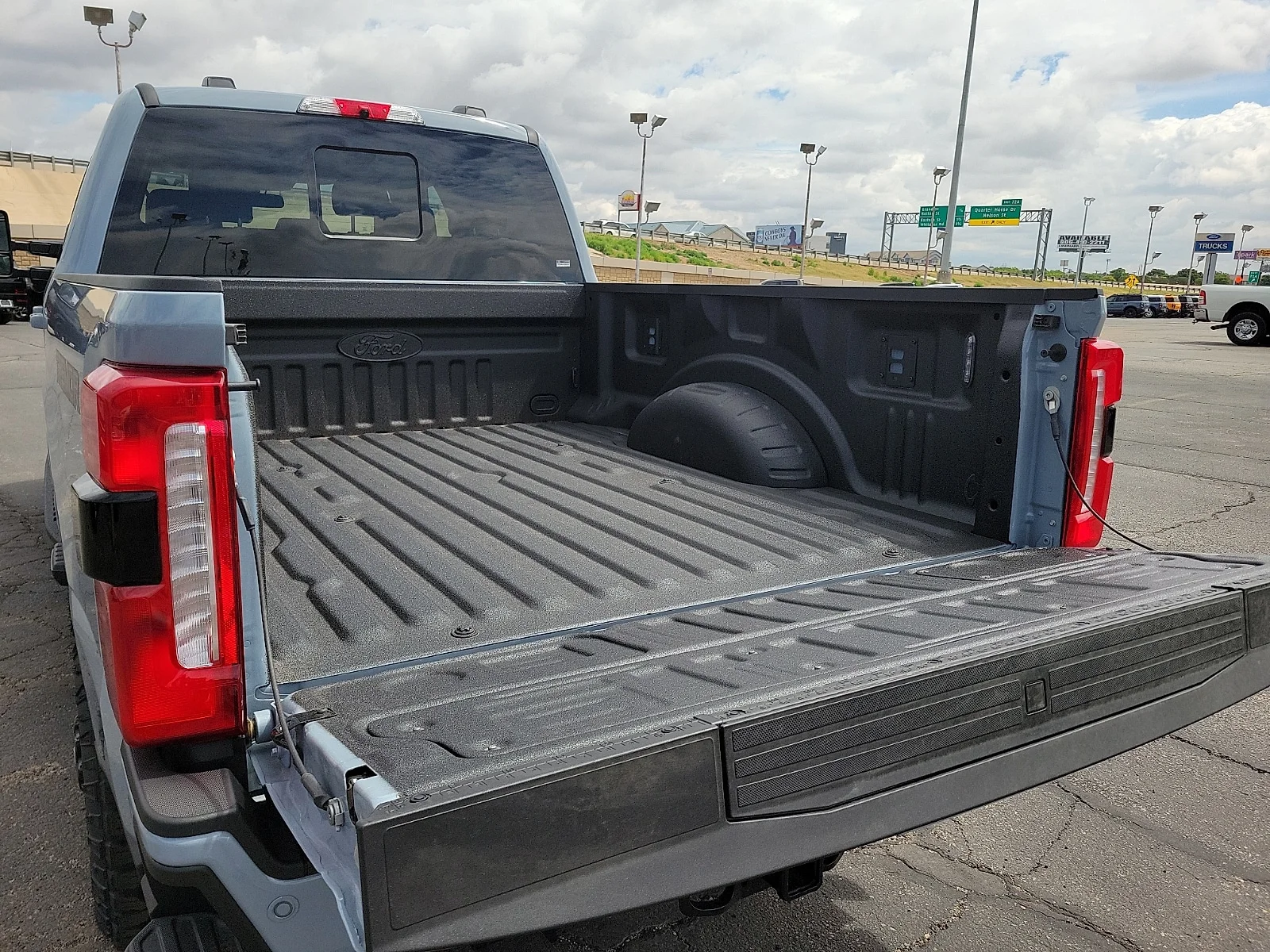 New 2026 Glacier Gray Metallic Tri-Coat Ford F-250&reg; Lariat&reg; image 8