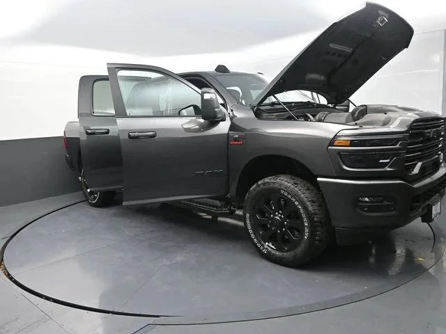 New 2026 Granite Crystal Metallic Clear-Coat Exterior Paint RAM LARAMIE image 30