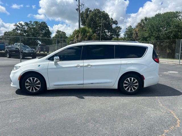 Used 2021 White Chrysler Limited image 2