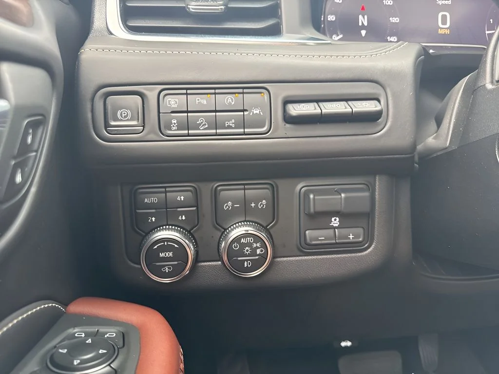 Used 2023 White GMC Denali Ultimate image 12