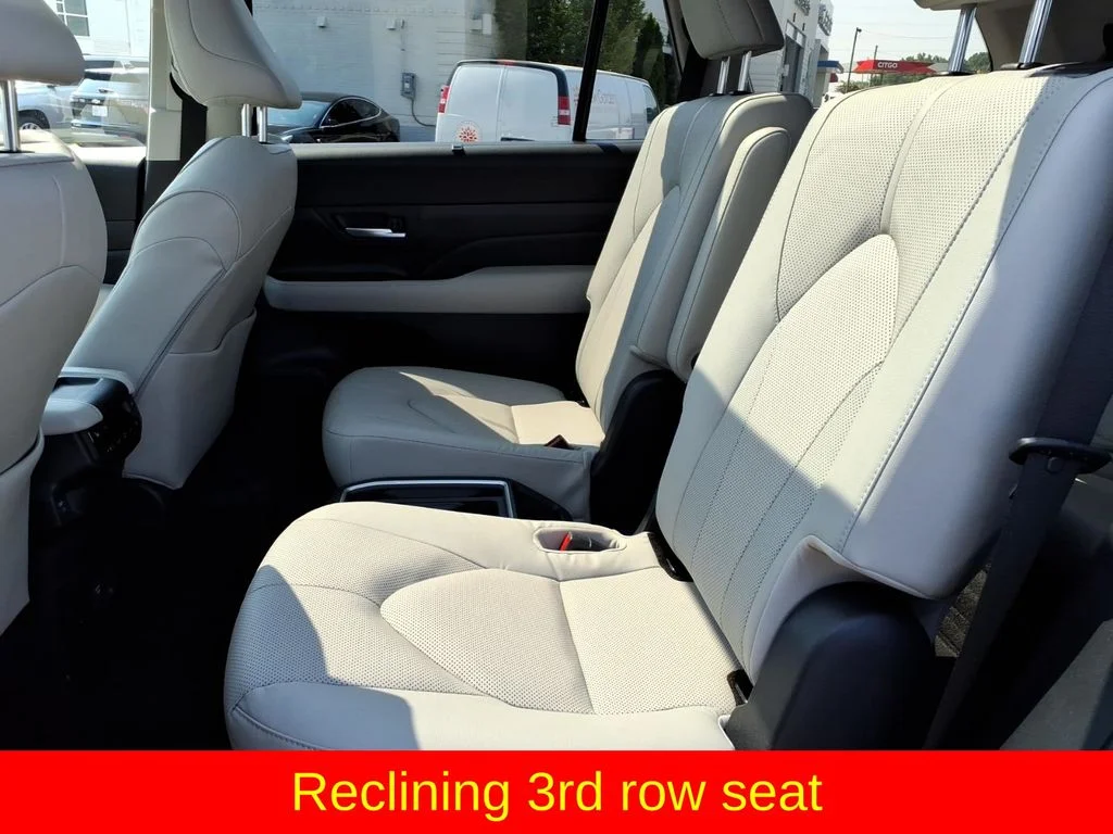 Used 2025  Toyota Limited image 25