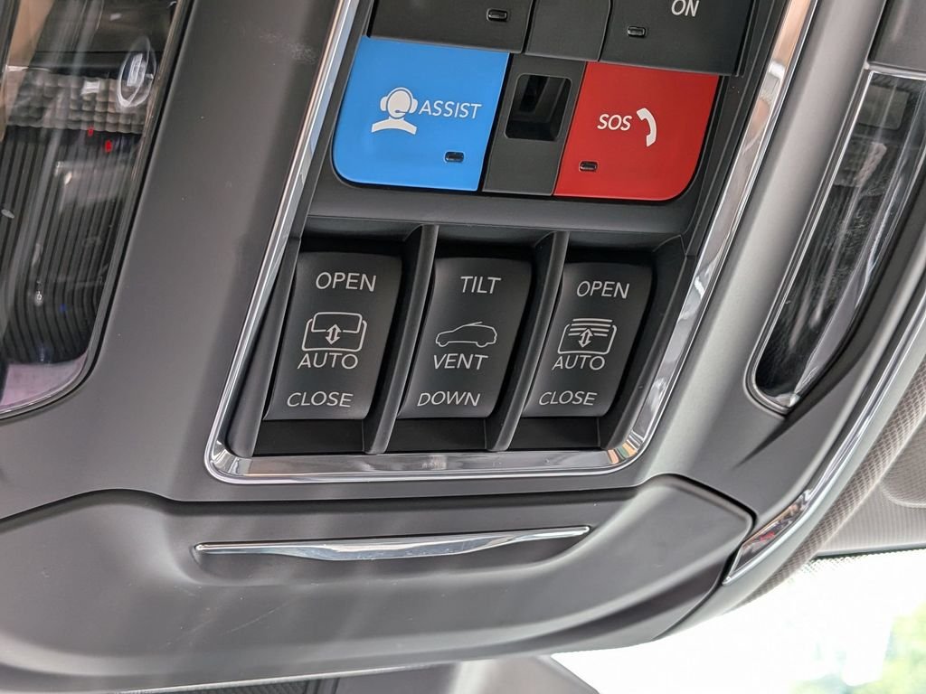 Used 2023 Silver Jeep Limited image 23
