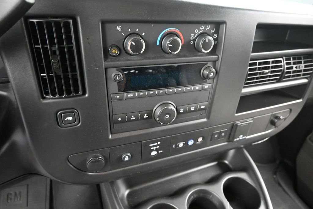 Used 2025 White Chevrolet LT image 20