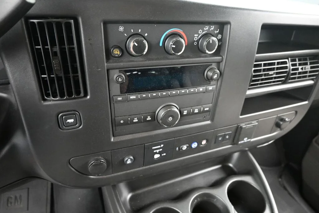 Used 2025 White Chevrolet LT image 20