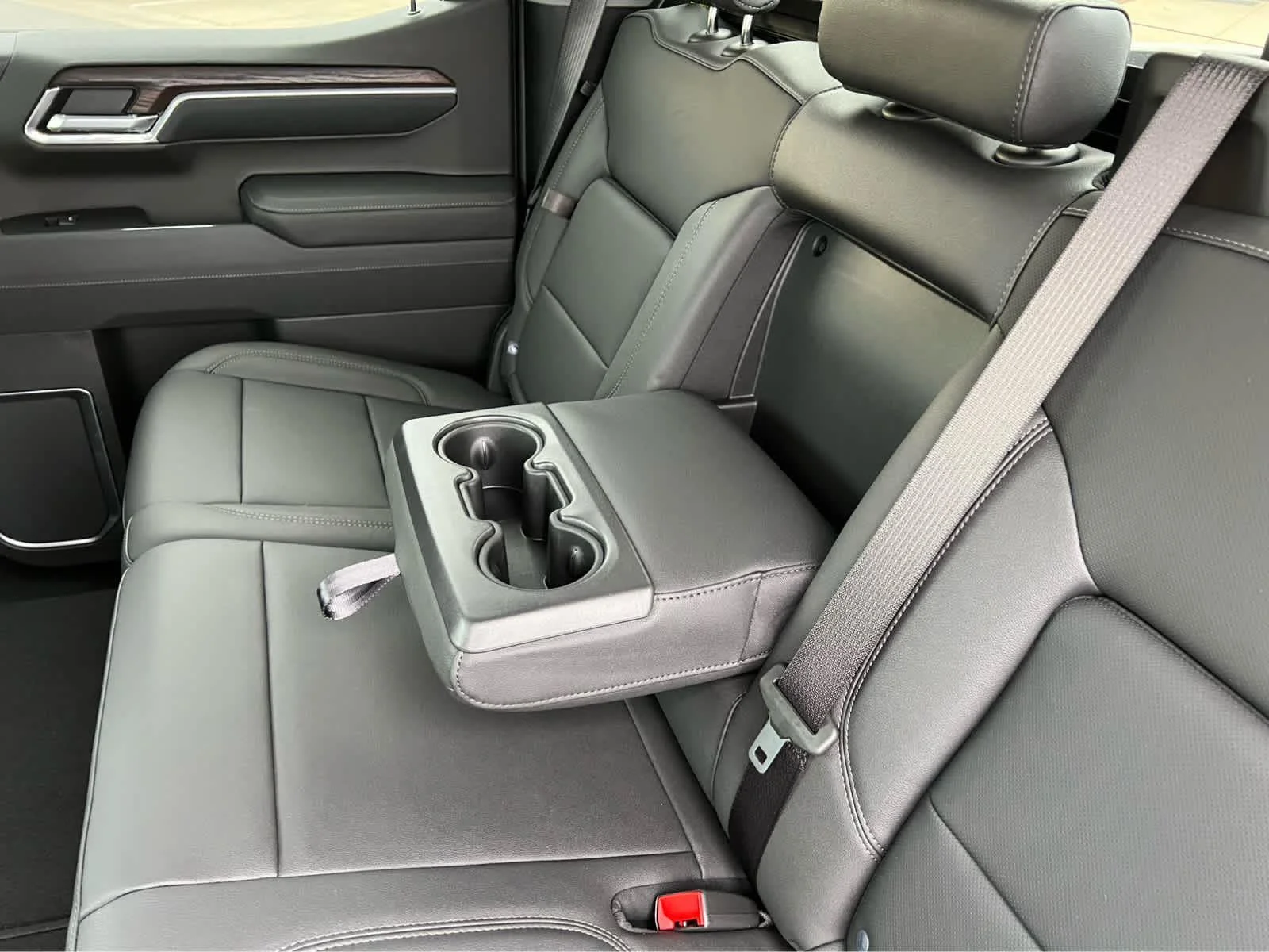 2026 GMC Sierra 1500 SLT - Photo 32