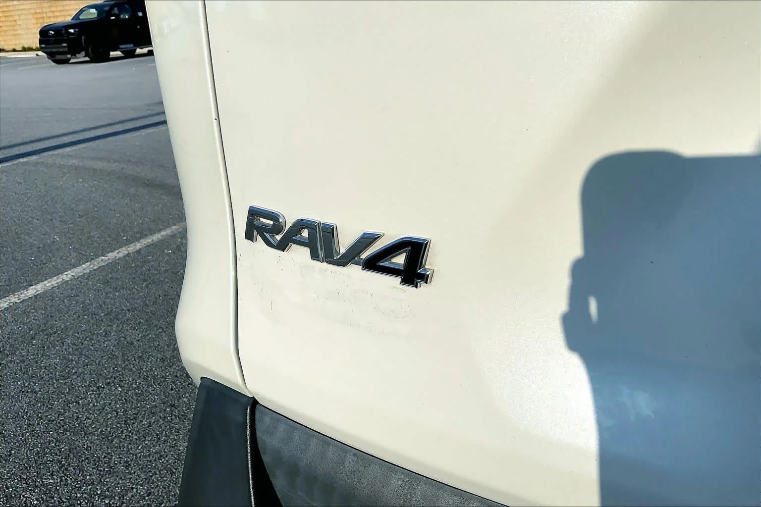 Used 2022 Blizzard Pearl Toyota XLE Premium image 31