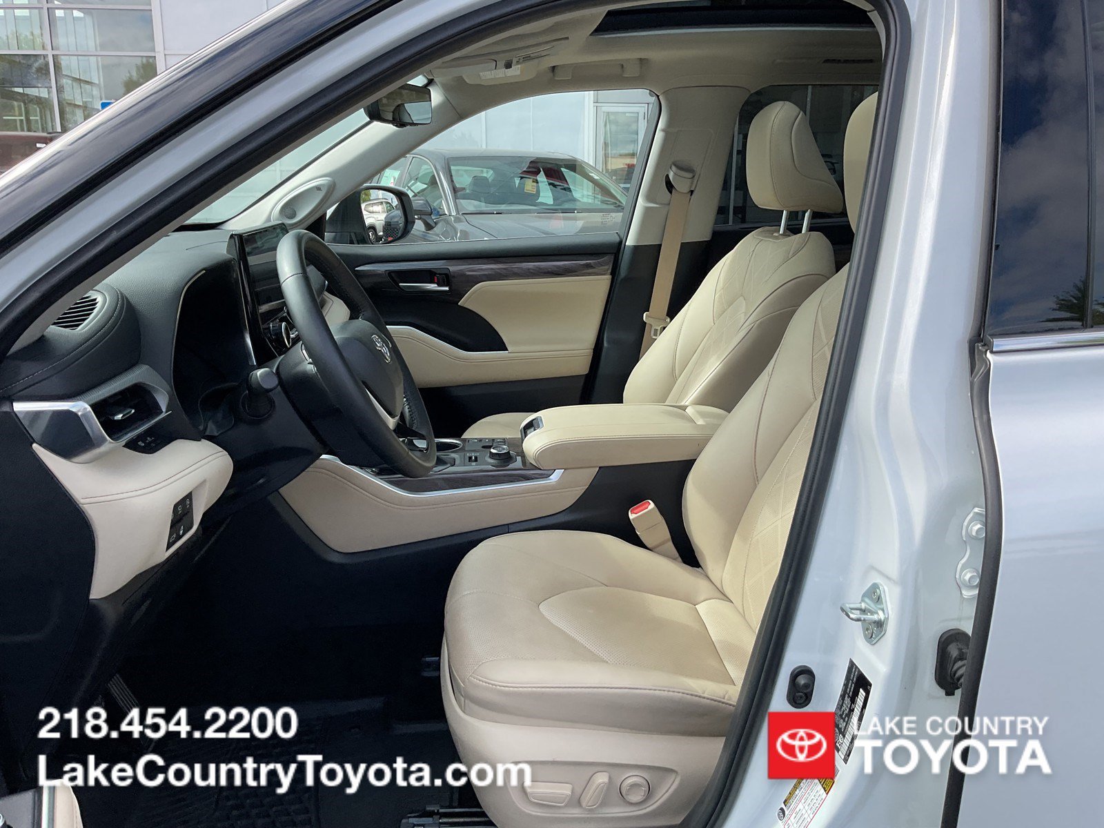 Used 2024  Toyota Platinum image 27