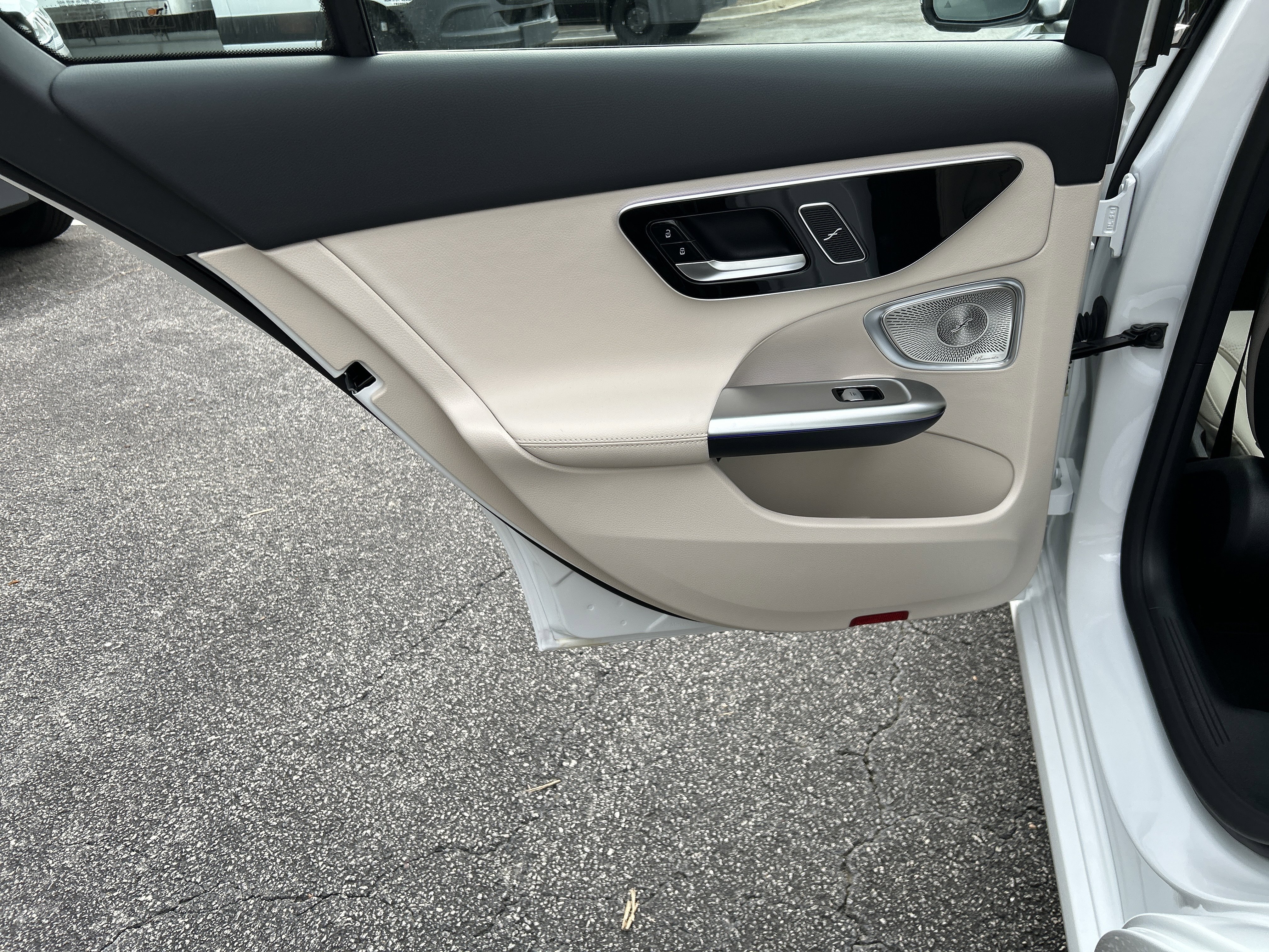 New 2026 MANUFAKTUR Moonlight White Metallic Mercedes-Benz C 300 4MATIC® Sedan image 35