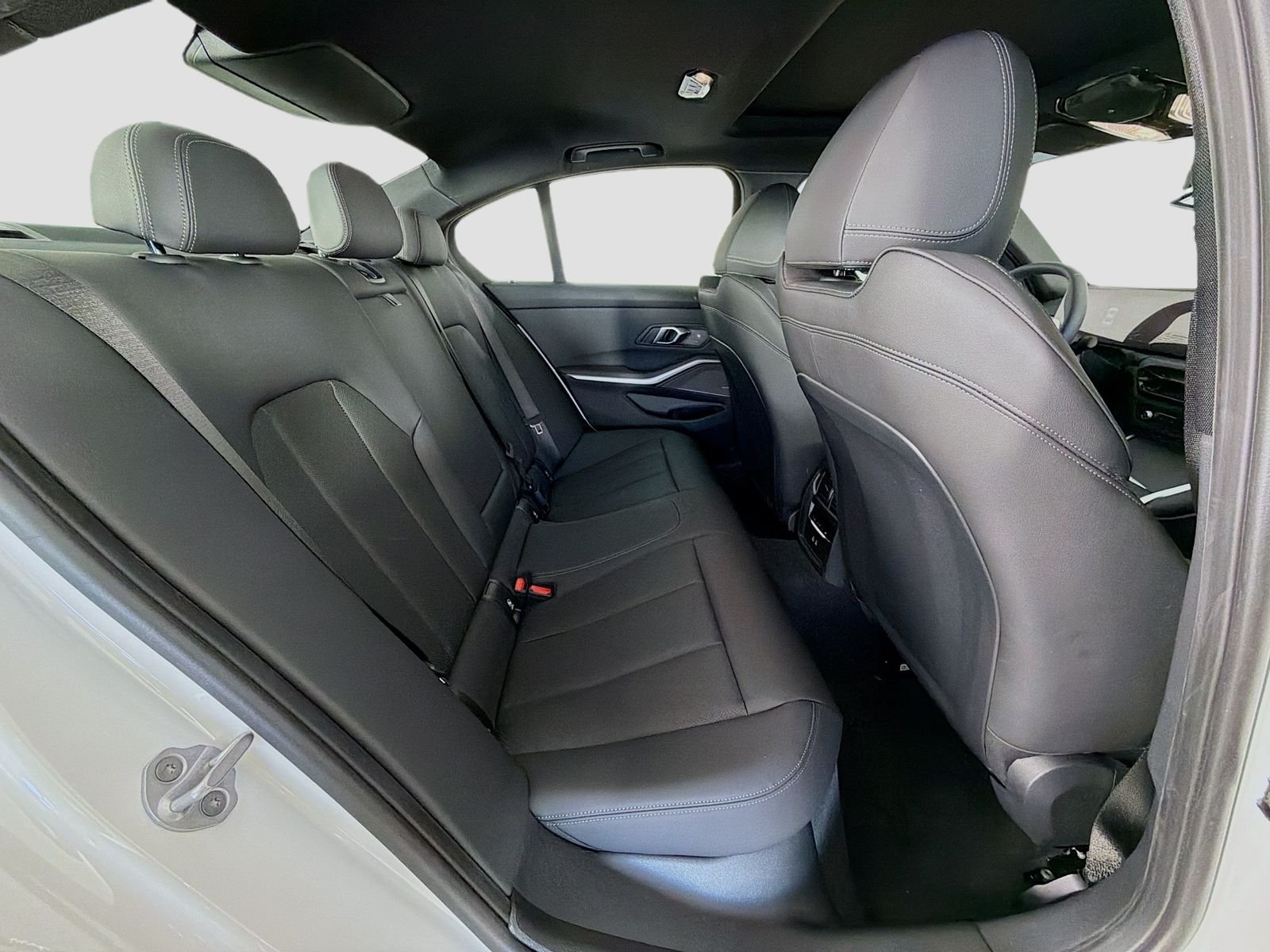 New 2026 Mineral White Metallic BMW 330i image 28
