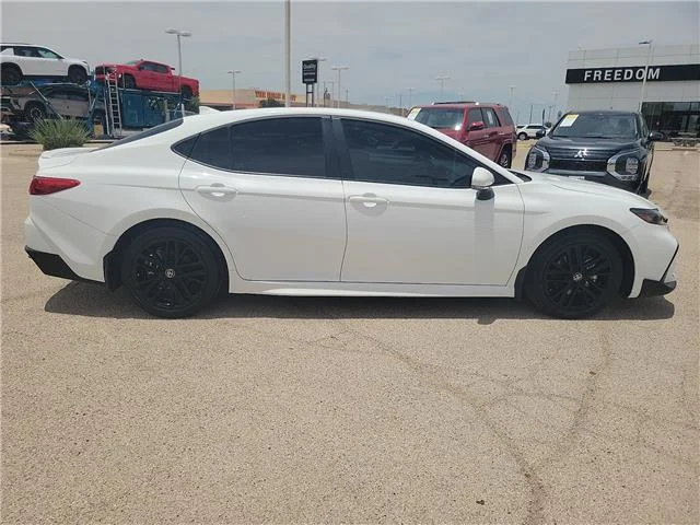 Used 2025 Ice Cap Toyota SE image 5