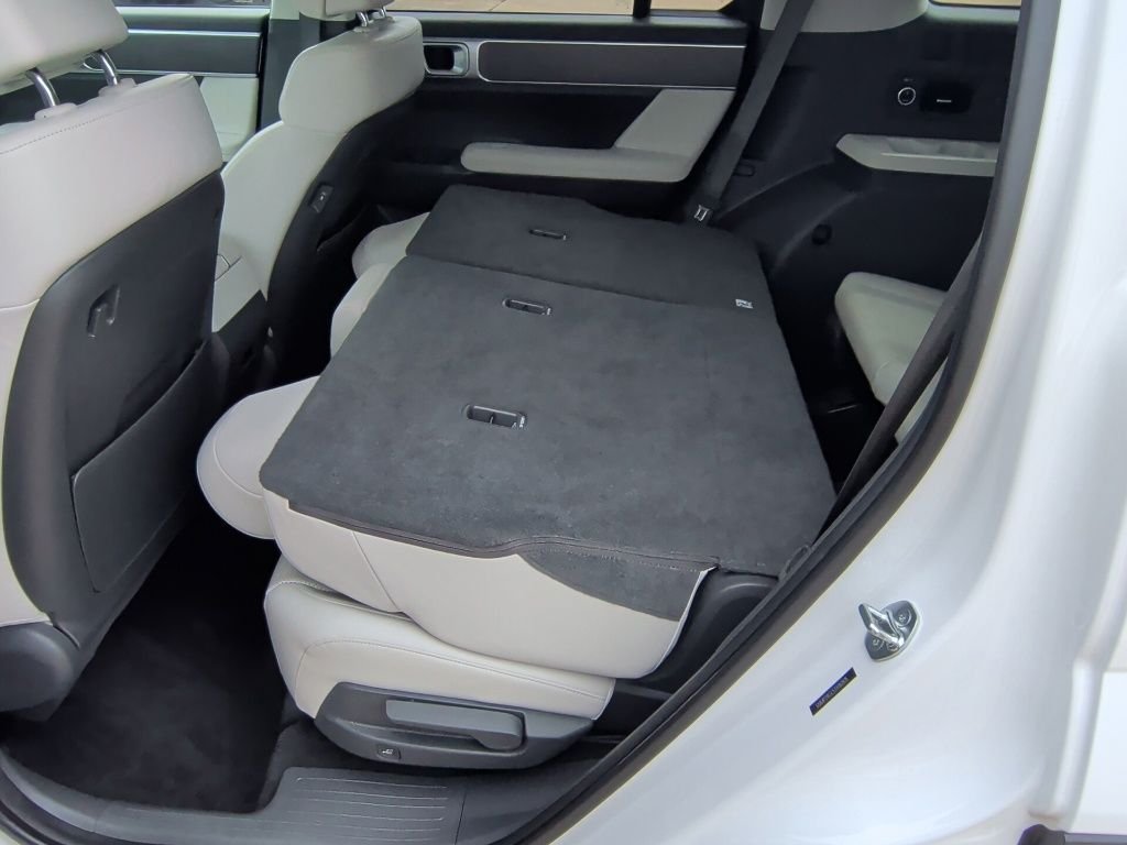 Used 2026 White Hyundai SEL image 33