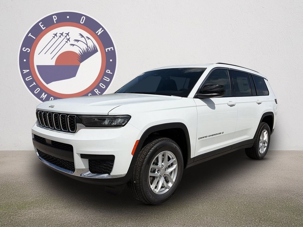 New 2026 Bright White Clear-Coat Exterior Paint Jeep Laredo X image 2