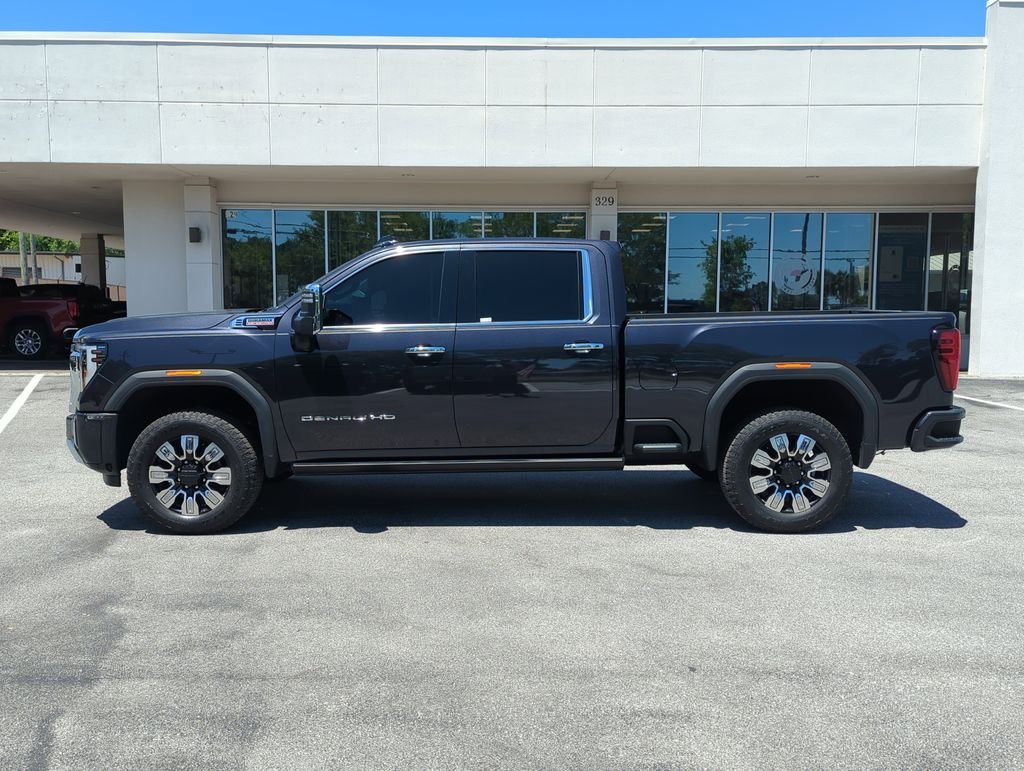Used 2024 Silver GMC Denali image 3