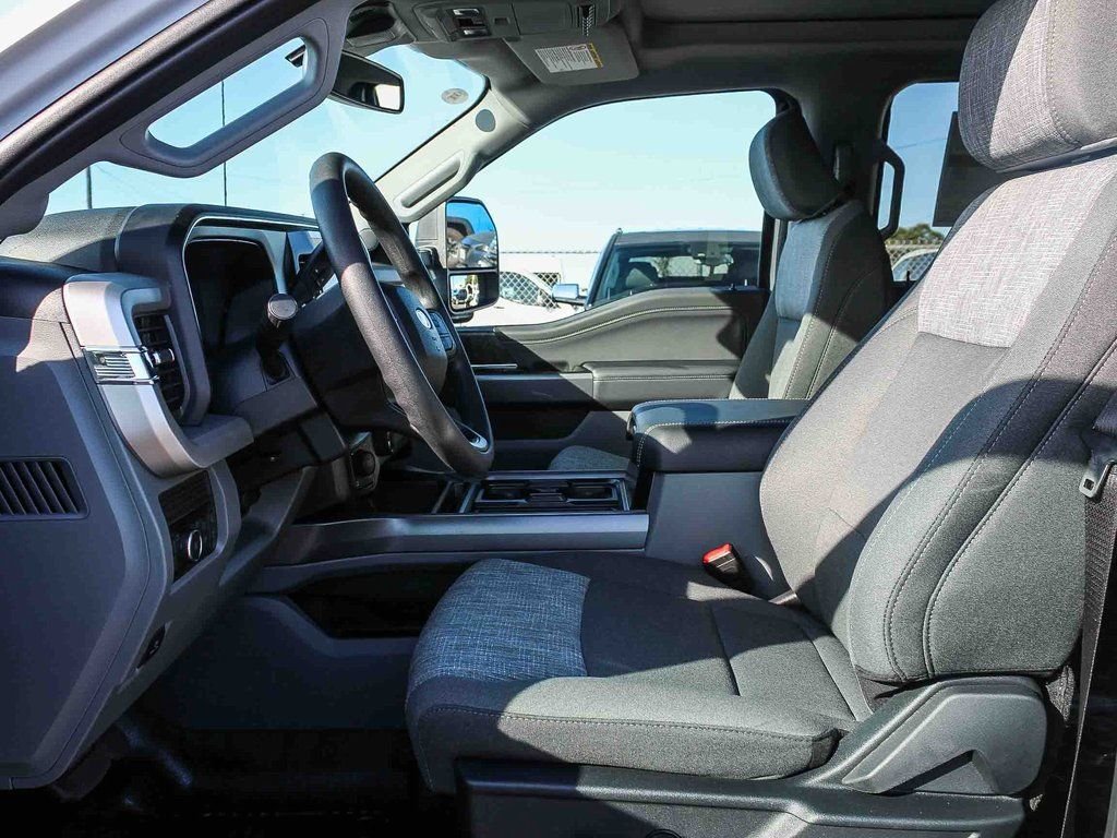 New 2026 Oxford White Ford XLT image 19