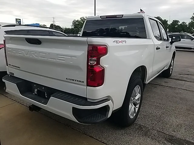 Used 2026 White Chevrolet Custom image 26