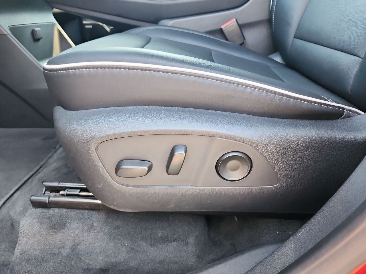 Used 2025 Cherry Red Tintcoat Buick Preferred image 12