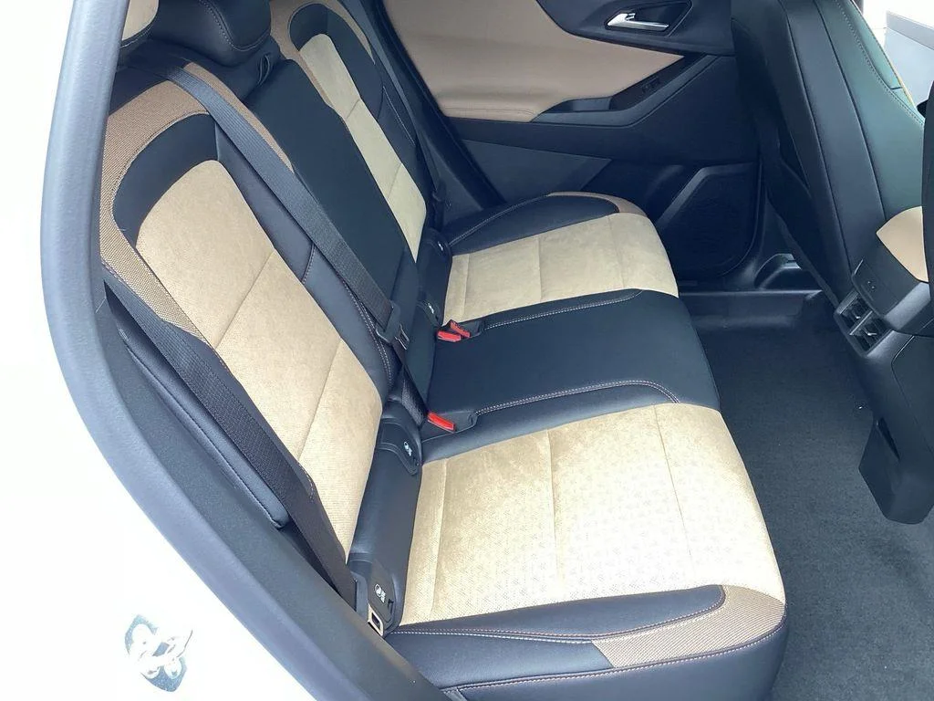New 2026 Polar White Tricoat Chevrolet FWD ACTIV image 20