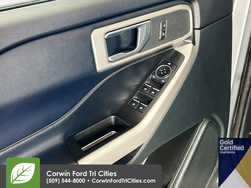 Used 2024 Iconic Silver Metallic Ford XLT image 12