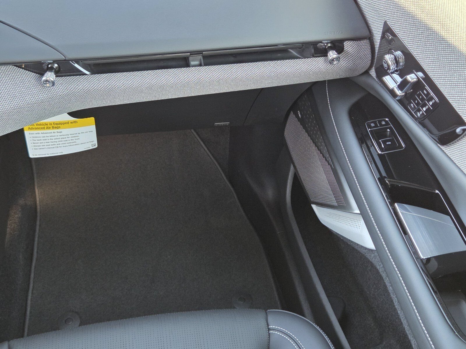 2027 Cadillac OPTIQ Premium Sport - Photo 16