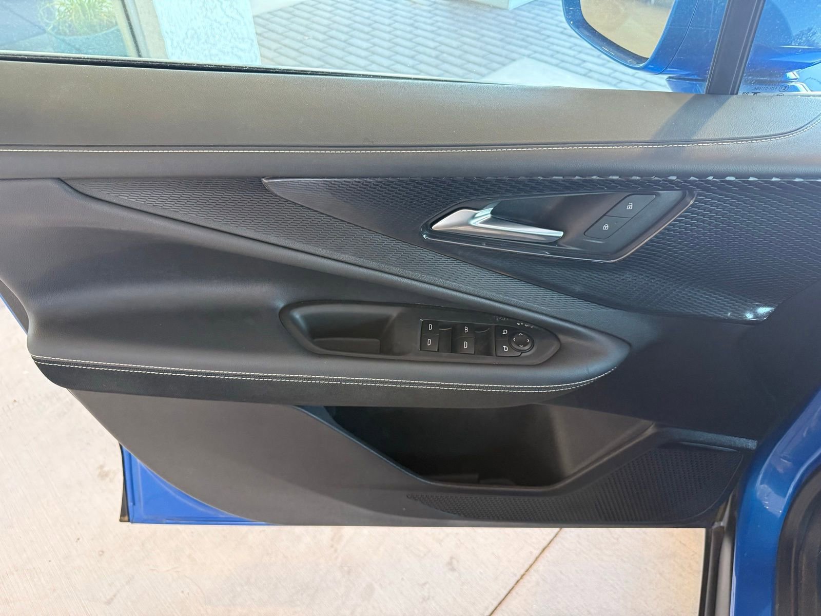 2025 Chevrolet Blazer EV LT - Photo 11