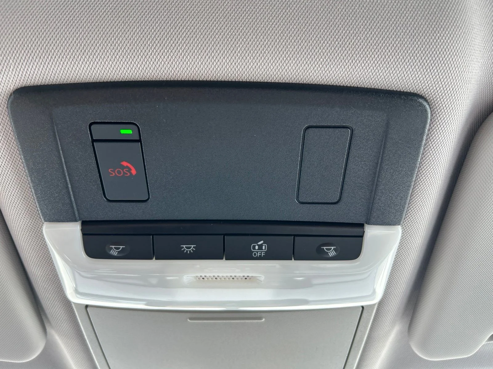 Used 2024 Cosmic Blue Metallic Mitsubishi SE image 35