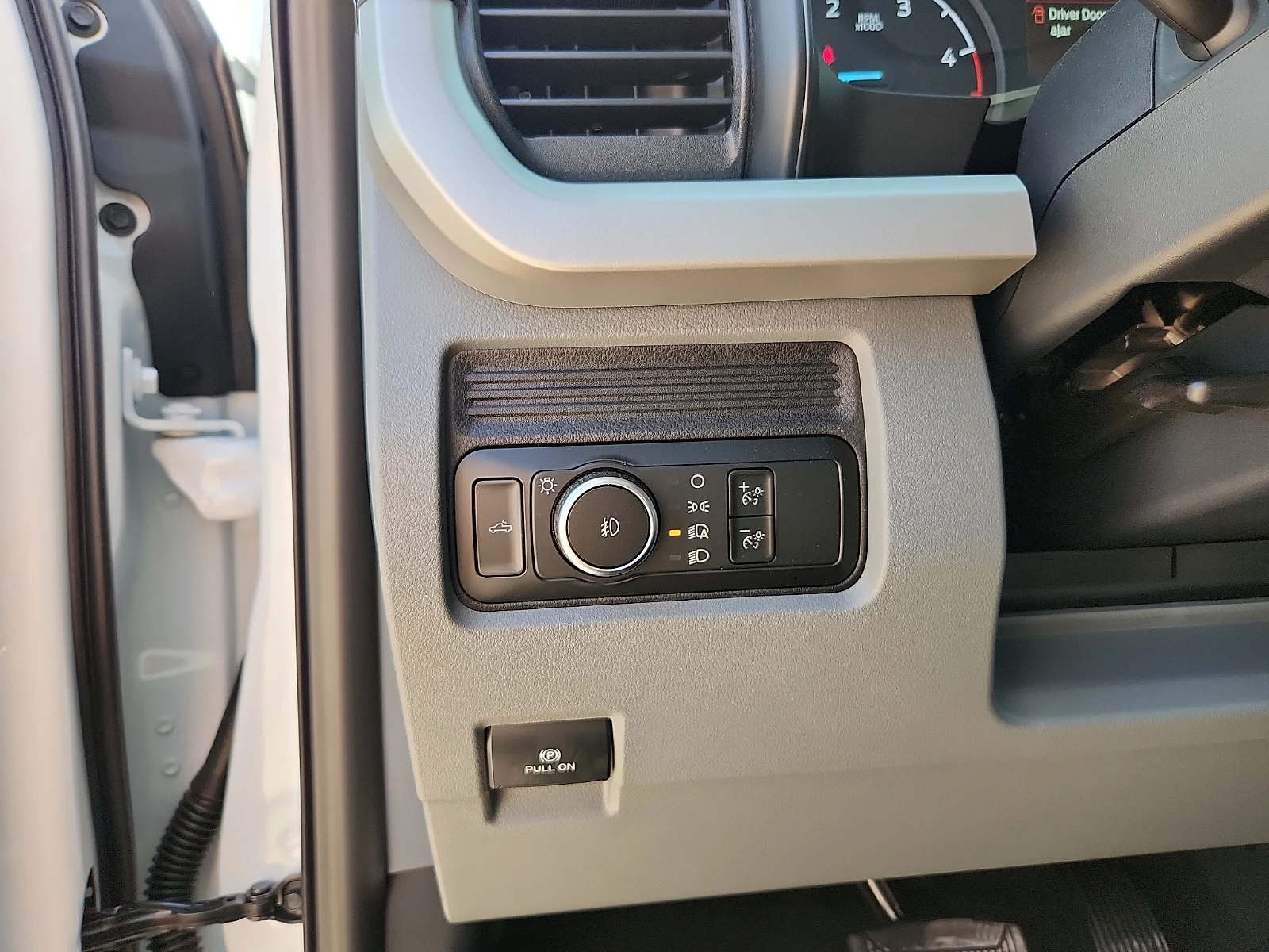 New 2027 Oxford White Ford XL image 16