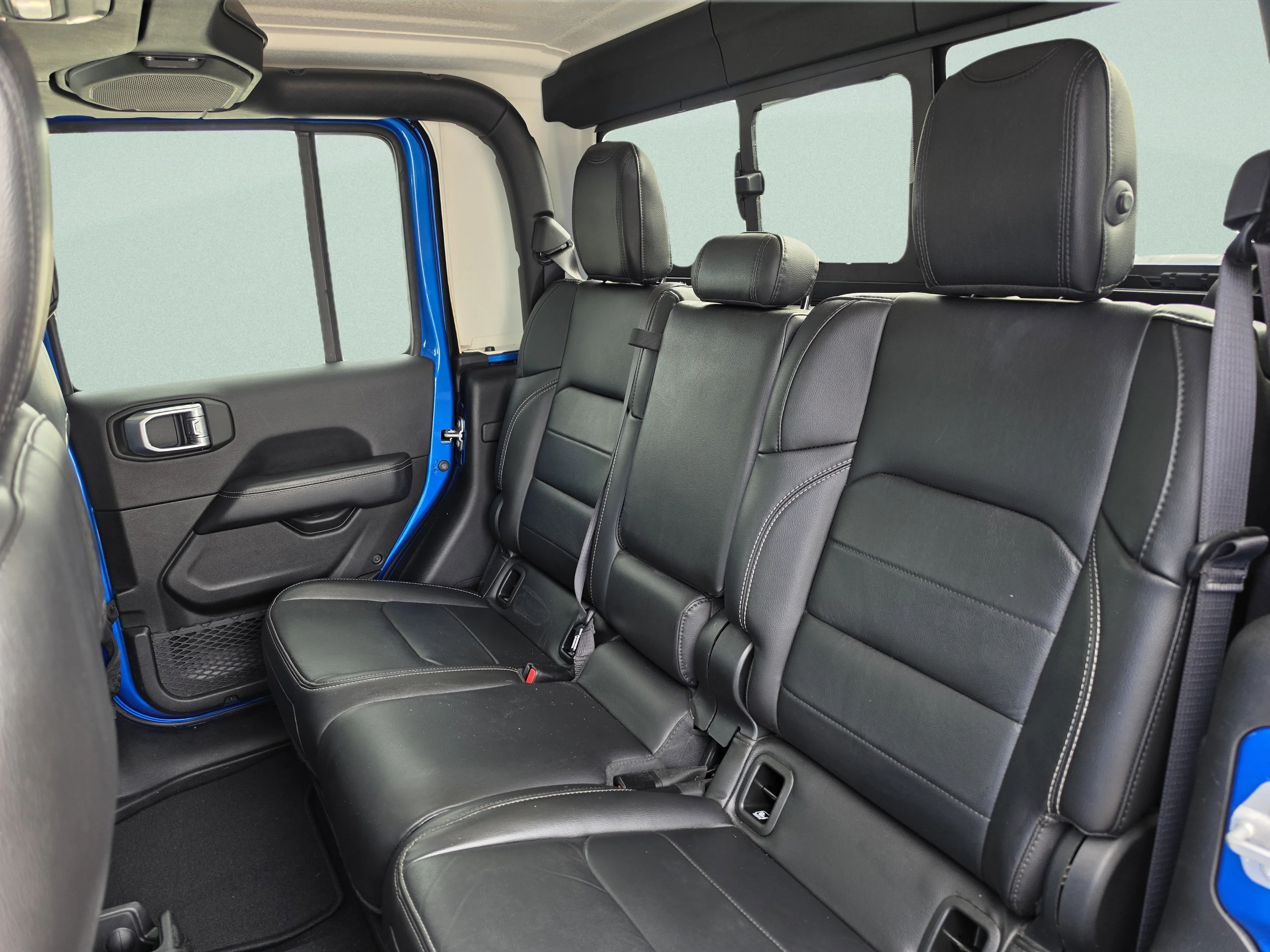 Used 2021 Hydro Blue Pearlcoat Jeep Overland image 21