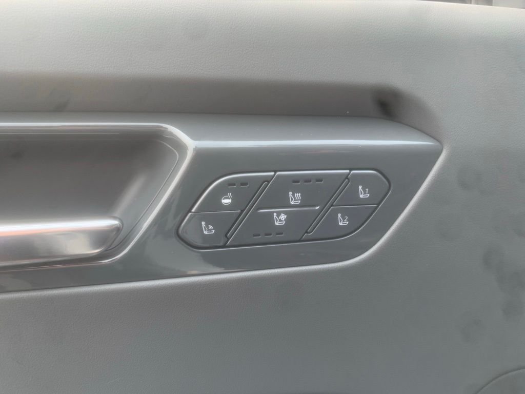 Used 2024 White Kia GT-Line image 11