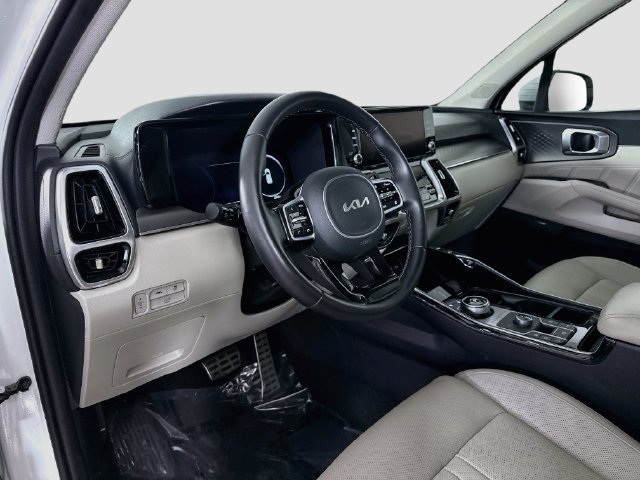 Used 2023 Snow White Pearl Kia SX Prestige image 19
