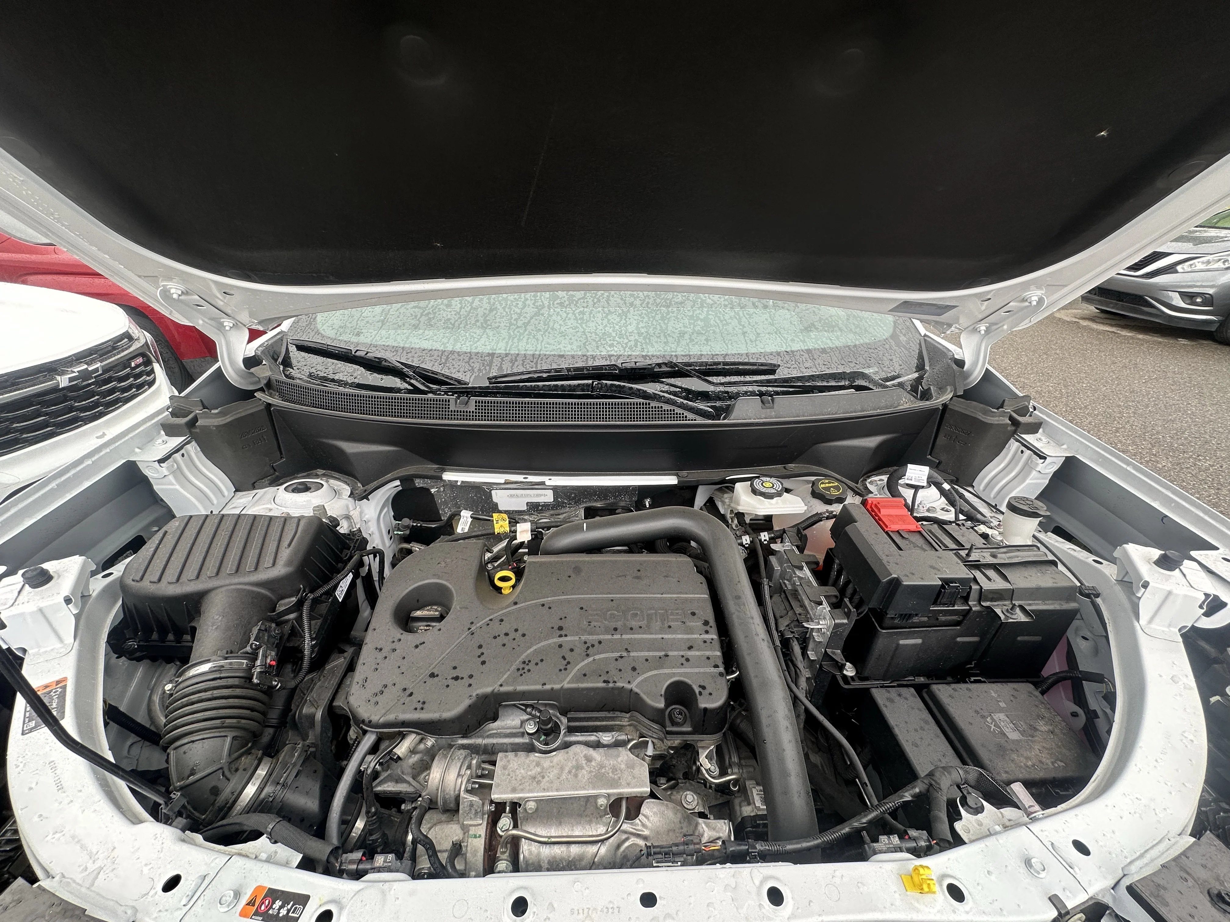 Certified Used 2025 White GMC AWD Elevation image 7