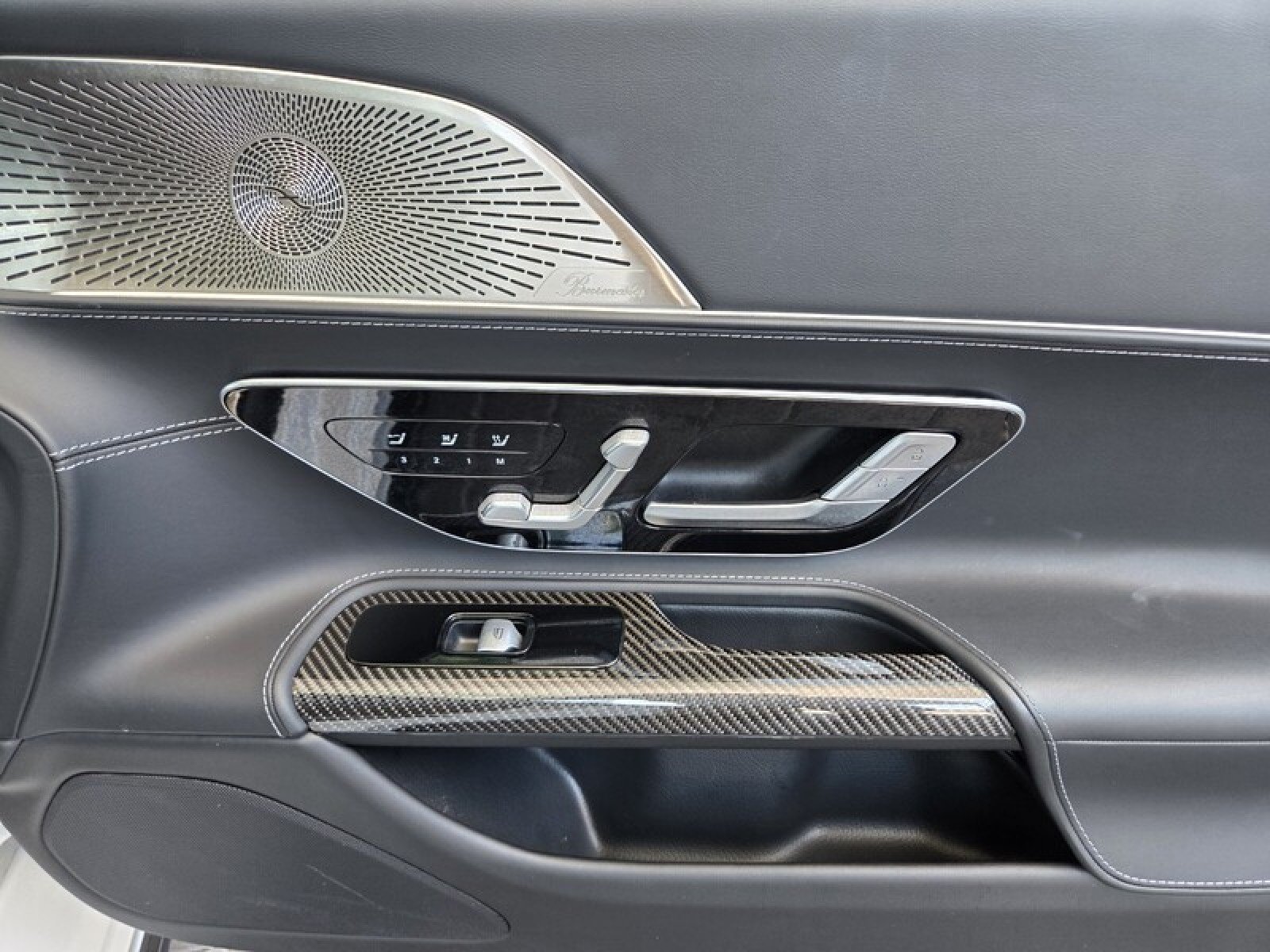 Certified Used 2022 MANUFAKTUR Moonlight White Metallic Mercedes-Benz AMG® SL 55 image 19