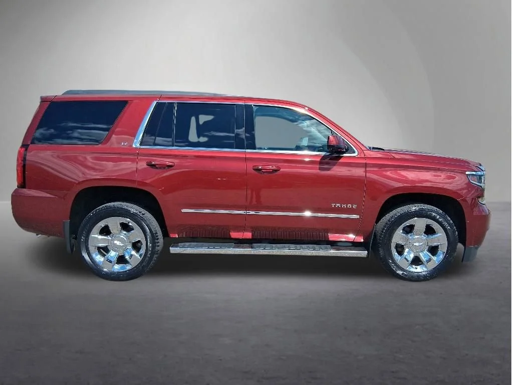 Used 2018 Chevrolet Tahoe LT with VIN 1GNSKBKC5JR132827 for sale in Red Wing, Minnesota