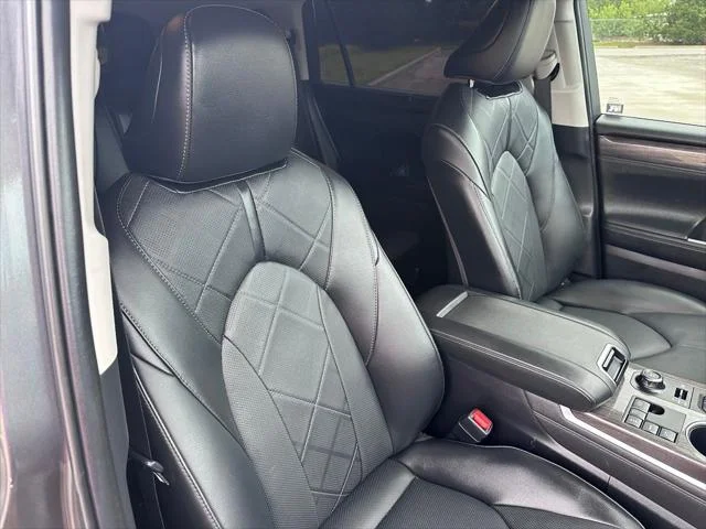 2024 Toyota Highlander Platinum - Photo 40