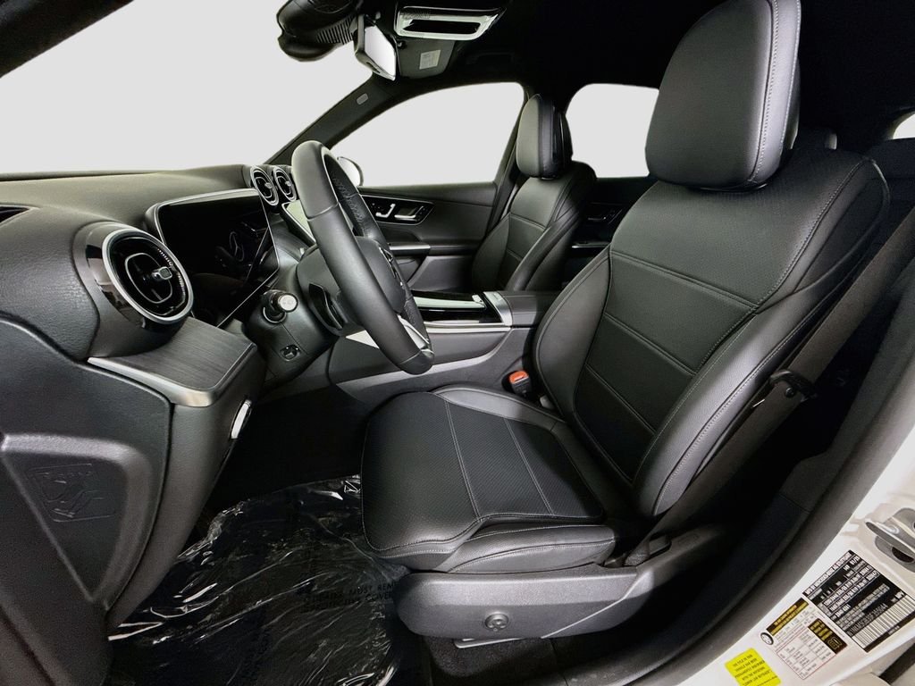 Used 2025 White Mercedes-Benz GLC 350e image 21