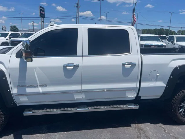 Used 2017 SUMMIT WHITE GMC Denali image 9