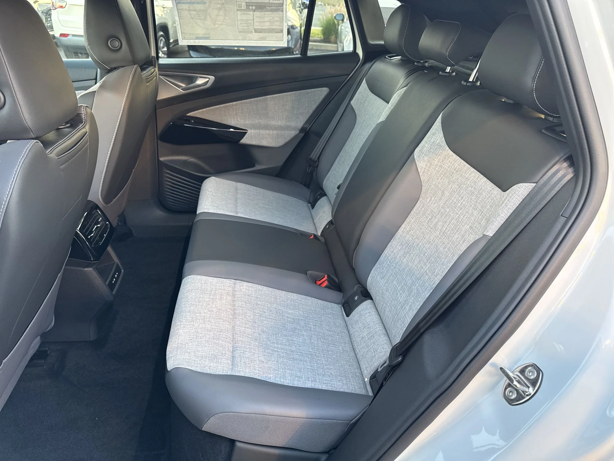 New 2026 Opal White Pearl Volkswagen Pro image 32