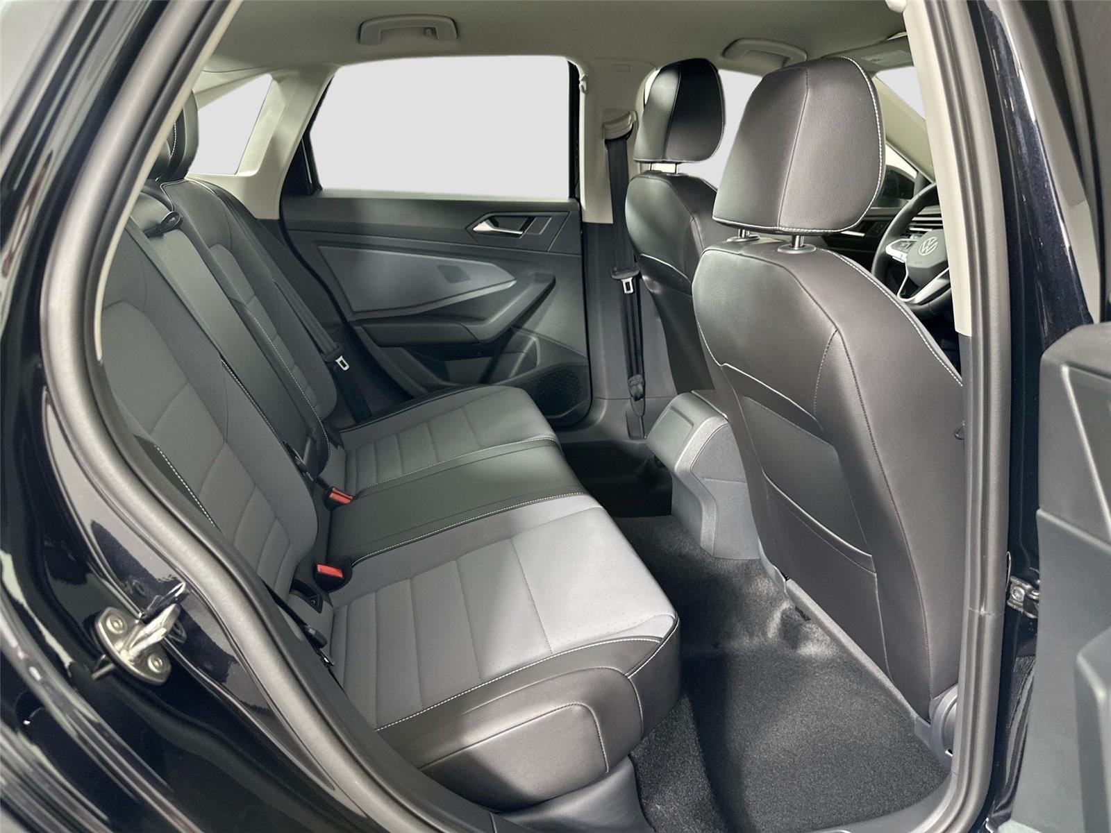 New 2025 Deep Black Pearl Volkswagen SE image 20