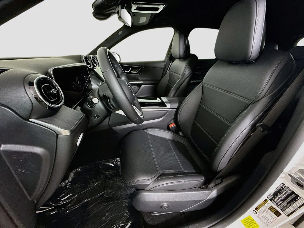 Used 2025 White Mercedes-Benz GLC 350e image 21
