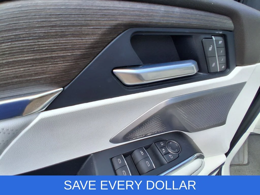 Used 2025 Black GMC Denali image 12