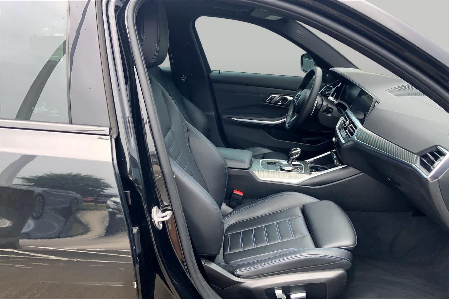 Used 2021 Black Sapphire Metallic BMW M340i image 9