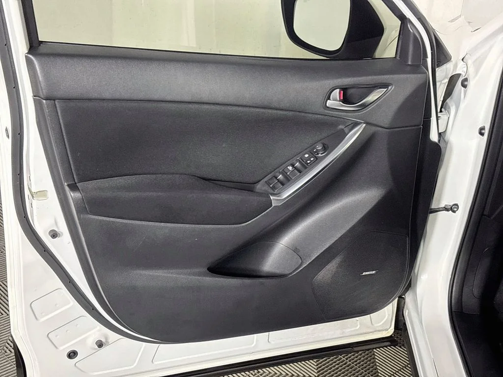 Used 2013 White Mazda Touring image 10
