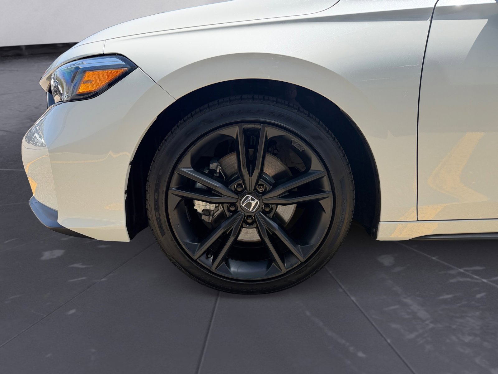Used 2025 White Honda  image 42