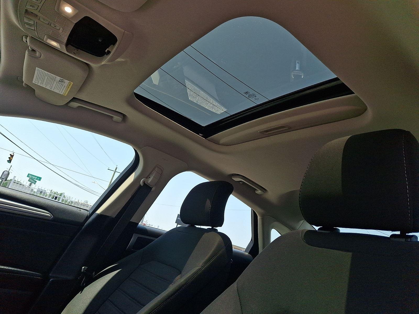 Used 2019 Ingot Silver Ford SE image 14