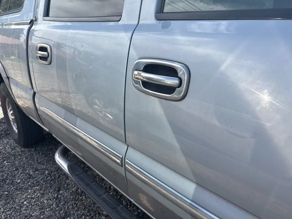 Used 2005 Special Paint GMC SLT image 13